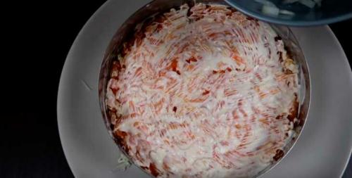 Слои Мимозы по порядку с картошкой и сыром. Слоеная мимоза со сливочным маслом и сыром
