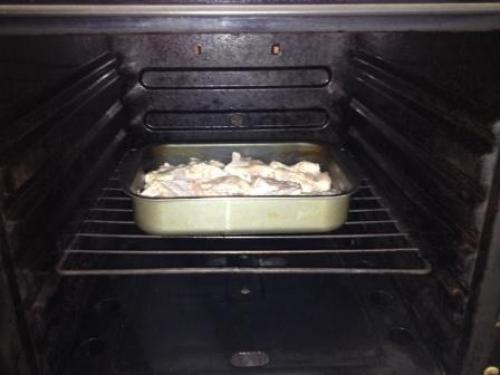 Курица кусочками в духовке с чесноком и майонезом рецепт. Курица в духовке с майонезом и чесноком