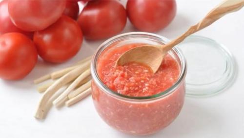Хреновина рецепт приготовления из помидор на зиму без варки с хреном. Рецепт хреновины из помидор и хрена длительного хранения