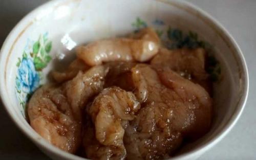 Курица кусочками в духовке с картошкой. Курица в духовке с картошкой, грибами и овощами, в горшочках