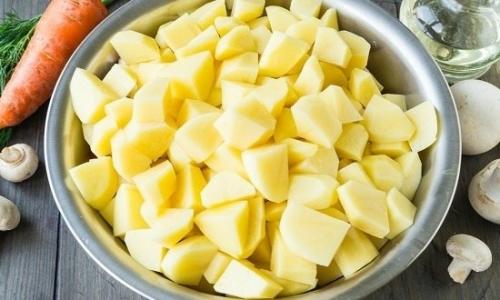 Курица с картошкой в духовке с майонезом и чесноком