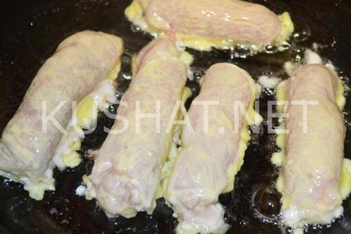 Свиные рулетики с грецким орехом. Рулетики из свинины с сыром и орехами – рецепт