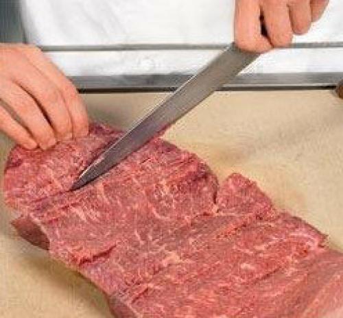 Рулетики Свиные с черносливом грецким орехом.