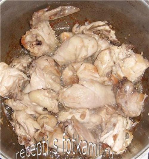 Как тушить курицу в кастрюле с луком. Курица тушеная с луком