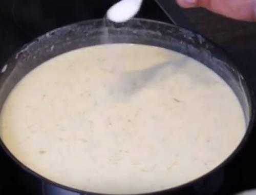 Как вкусно приготовить курицу кусочками на сковороде с подливкой. Куриные ножки тушеные в сметанном соусе на сковороде