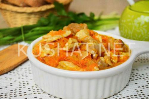 Как тушить мясо курицы в кастрюле с морковью и луком. Курица, тушенная с луком и морковью. Пошаговый рецепт с фото