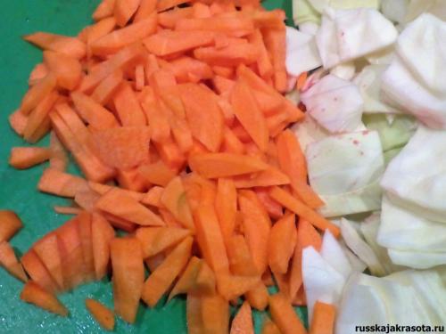 Как приготовить маринованную капусту со свеклой и чесноком. Маринованная капуста со свеклой «Пелюстка» быстрого приготовления.