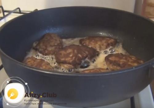 Котлеты из свиной печени с мукой. Как пожарить котлеты из свиной печени по пошаговому рецепту с фото