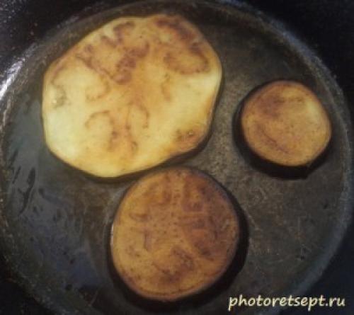 Баклажаны со сметаной жареные с чесноком.