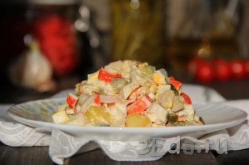 Рецепт салата с куриной грудкой и крабовыми палочками и помидорами. Ингредиенты