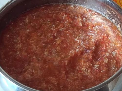 Рецепт хреновины из помидор и хрена и чеснока на зиму без варки. Рецепт хреновины с помидорами и горьким перцем: