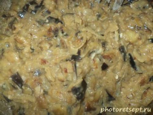 Баклажаны со сметаной жареные с чесноком.