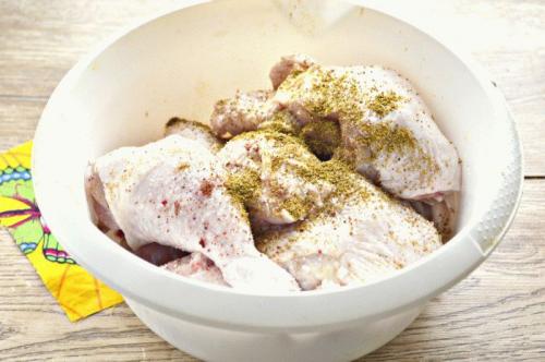 Приготовить курицу в духовке кусочками с майонезом. Как приготовить курицу кусочками в майонезе в духовке