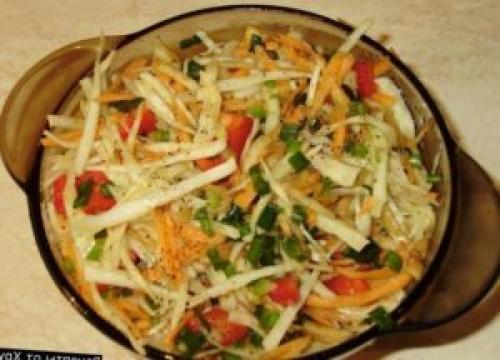 Как приготовить салат «Витаминный» из капусты
