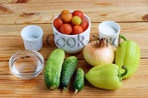 Салат слоями на зиму из овощей (огурец, помидор, перец, лук)