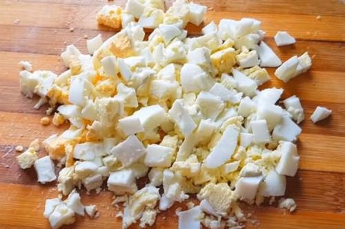 Салат курица с ананасом и сыром по классическому рецепту