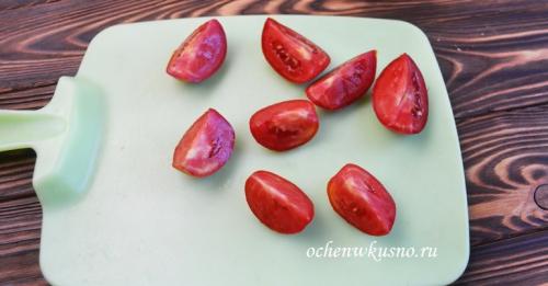 Салат на зиму огурцы помидоры перец лук слоями на литровую банку. Процесс приготовление: