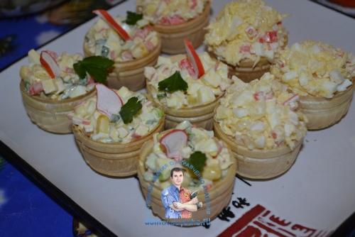 Крабовый салат с кукурузой и огурцом без риса — рецепт