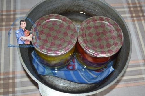 Салат слоями на зиму из овощей огурец помидор перец лук без стерилизации. Салат слоями огурцы, помидоры, лук, перец, на зиму. Лето в банке!