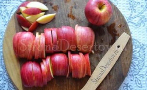 Булочки розочки с яблоками из слоеного дрожжевого теста