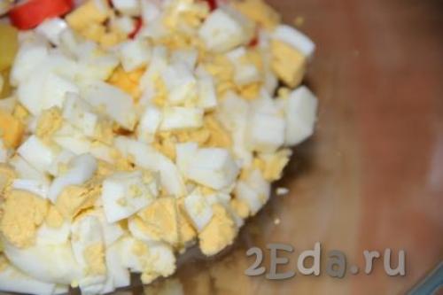 Салат с курицей крабовыми палочками и огурцом. Ингредиенты