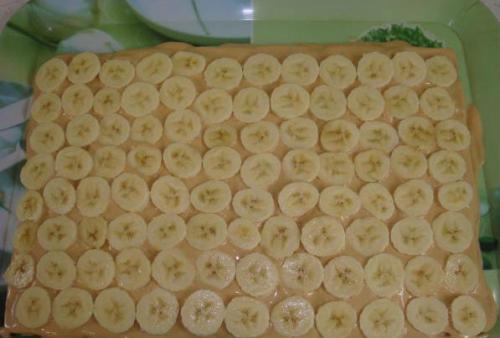 Торт из печенья без выпечки с творогом и бананом и сгущенкой. Торт из печенья со сгущенкой и сметаной