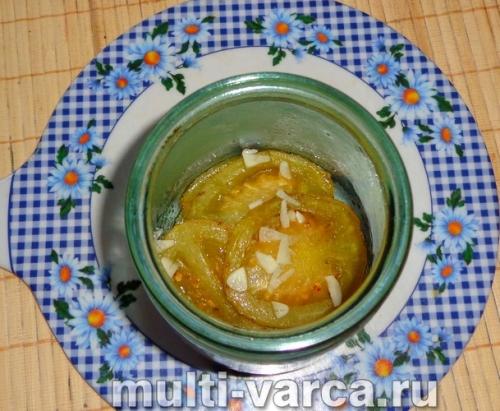Жареные зеленые помидоры с чесноком на зиму