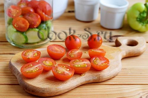 Салат слоями на зиму из овощей (огурец, помидор, перец, лук)