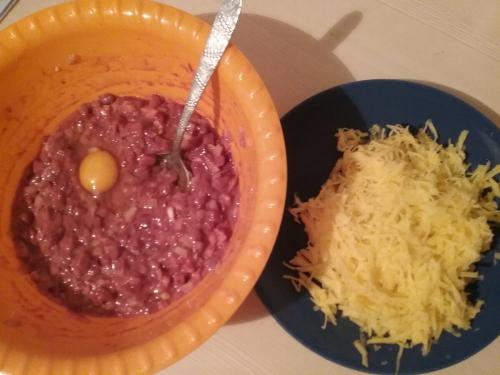 Деруны с куриной печенкой. Драники из картошки и куриной печени