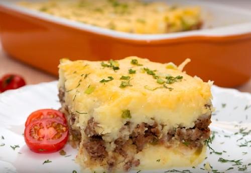 Запеканка с фаршем и пюре. Картофельная запеканка с фаршем и грибным соусом
