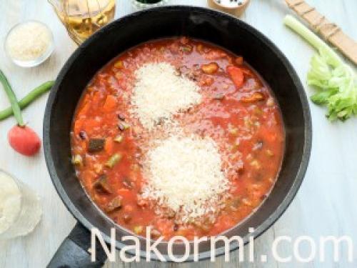 Рис с томатной пастой и овощами. Процесс приготовления 06