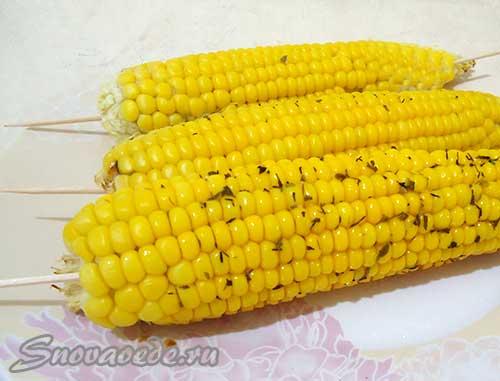 Кукуруза кусочками в духовке. Как приготовить кукурузу в духовке