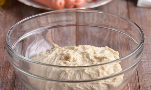 Бездрожжевое тесто для сосисок в тесте. Как приготовить в духовке вкусные сосиски в дрожжевом тесте