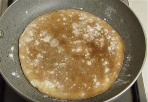 Самый вкусный на свете торт. Самый вкусный на свете медовый торт на сковороде со сметаной и сгущенкой 02 Самый вкусный на свете торт. Самый вкусный на свете медовый торт на сковороде со сметаной и сгущенкой 02