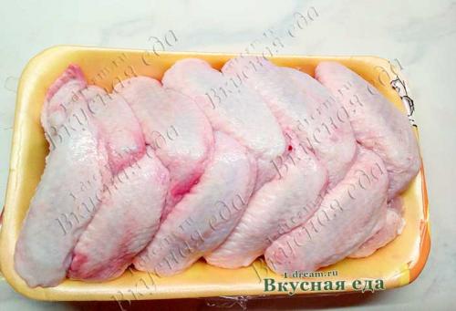 Куриные крылья по восточному. Крылышки в медово-соевом  соусе в духовке - рецепт с фото