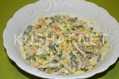 Салат с ветчиной и кукурузой и грибами. Салат с грибами, ветчиной и кукурузой. Пошаговый рецепт с фото