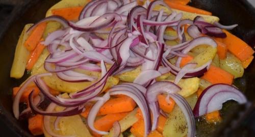 Тыква жареная с луком и чесноком. Пошаговый рецепт приготовления жареной тыквы с фото