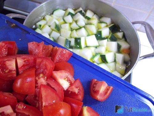 Суп пюре из кабачков и помидоров рецепт. Приготовление супа с кабачками и томатами