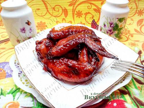 Куриные крылья по восточному. Крылышки в медово-соевом  соусе в духовке - рецепт с фото