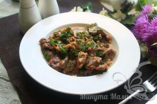 Тушеная индейка. Вкусная тушеная индейка в сметане на сковороде