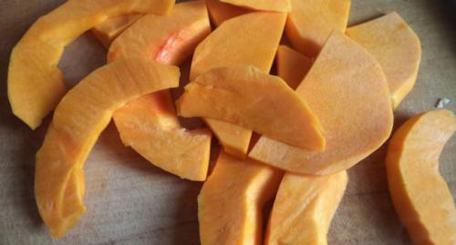 Тыква жареная с луком и чесноком. Пошаговый рецепт приготовления жареной тыквы с фото