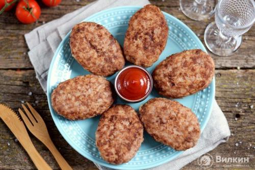 Рисовые котлеты с фаршем. Котлеты с рисом и фаршем