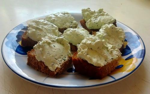 Творожный крем с чесноком и зеленью. Простая, быстрая, вкусная и полезная закуска из творога с зеленью! Фоторецепт. 07