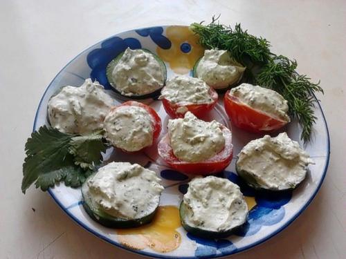 Творожный крем с чесноком и зеленью. Простая, быстрая, вкусная и полезная закуска из творога с зеленью! Фоторецепт. 09