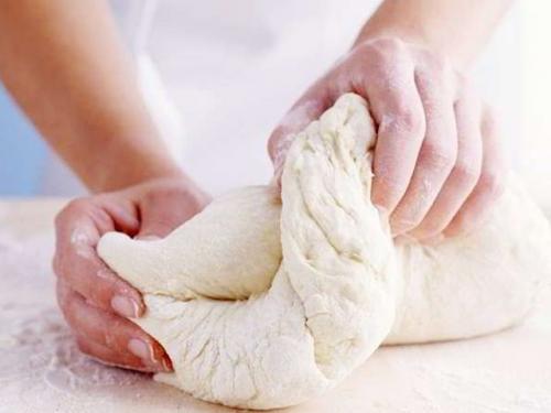 Рецепт пельменного теста для тестомеса. Рецепт пельменного теста на кефире