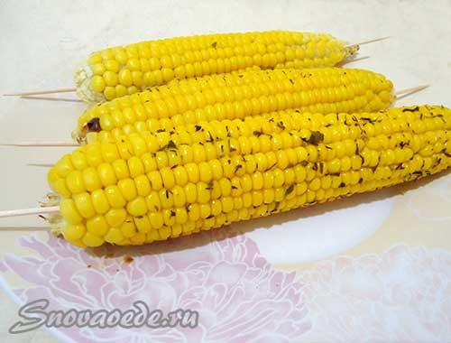 Кукуруза кусочками в духовке. Как приготовить кукурузу в духовке