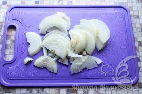 Тушеная индейка. Вкусная тушеная индейка в сметане на сковороде