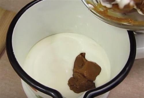 Самый вкусный на свете торт. Самый вкусный на свете медовый торт на сковороде со сметаной и сгущенкой 03 Самый вкусный на свете торт. Самый вкусный на свете медовый торт на сковороде со сметаной и сгущенкой 03