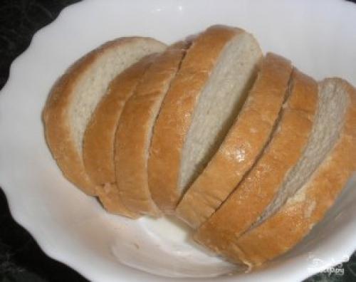 Студенческая пицца из батона. Быстрая пицца из батона