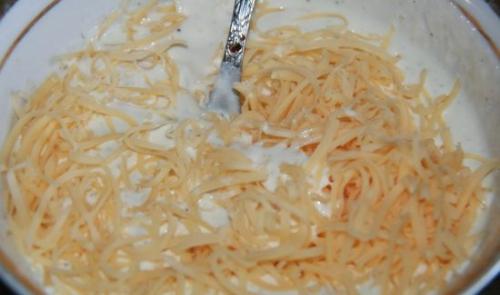 Жареные пельмени рецепт с помидорами и сыром. Сытное домашнее блюдо: пельмени с помидорами и сыром на сковороде